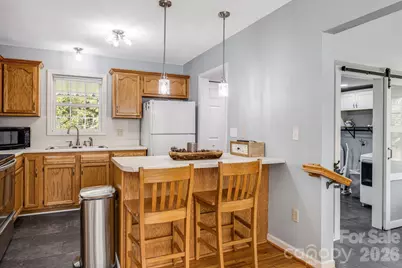 303 Hunter Street, Burnsville, NC 28714 - Photo 3