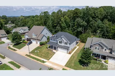 1207 39th Avenue NE, Hickory, NC 28601 - Photo 3