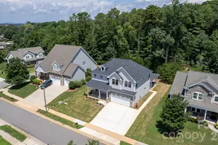1207 39th Avenue NE, Hickory, NC 28601 - Photo 3