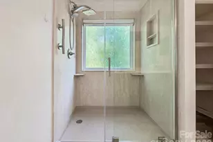 2429 Oakdale Creek Ln, Charlotte, NC 28216 - Photo 21