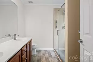 2429 Oakdale Creek Ln, Charlotte, NC 28216 - Photo 23