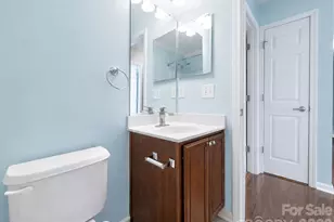 2429 Oakdale Creek Ln, Charlotte, NC 28216 - Photo 27