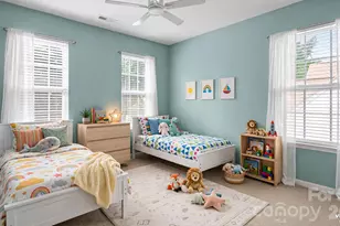 2429 Oakdale Creek Ln, Charlotte, NC 28216 - Photo 25