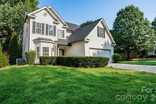 2429 Oakdale Creek Ln, Charlotte, NC 28216 - Photo 3