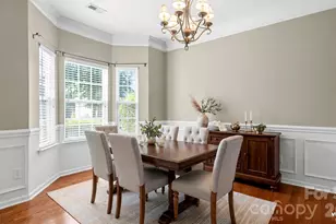 2429 Oakdale Creek Ln, Charlotte, NC 28216 - Photo 7