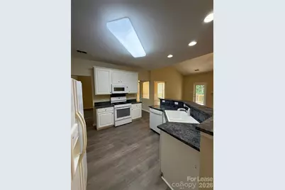 3100 Arklow Road, Charlotte, NC 28269 - Photo 11