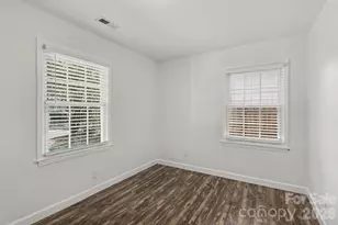113 N Smallwood Pl, Charlotte, NC 28216 - Photo 13