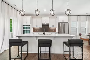 329 Wildmore Wy, Charlotte, NC 28214 - Photo 11