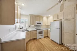 211 Peachtree St, Belmont, NC 28012 - Photo 5