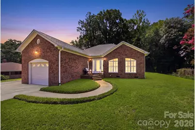 211 Peachtree Street, Belmont, NC 28012 - Photo 1