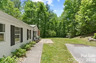 122 Fallswood Ct, Hendersonville, NC 28739 - Photo 3
