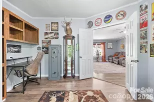 122 Fallswood Ct, Hendersonville, NC 28739 - Photo 9