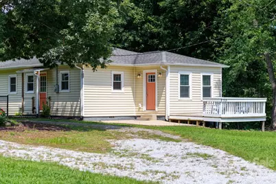 713 Wilmont Street SW, Lenoir, NC 28645 - Photo 1