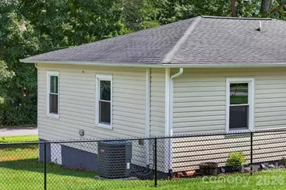 713 Wilmont Street SW, Lenoir, NC 28645 - Photo 9