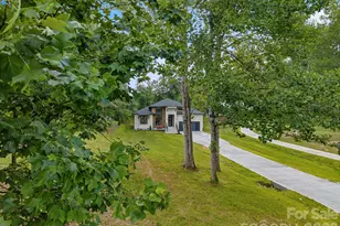 25 Copper Mill Ct, Candler, NC 28715 - Photo 3