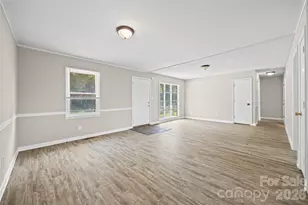 195 Moda Rd, Blacksburg, SC 29702 - Photo 7