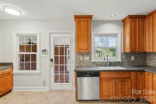 3846 Barclay Downs Dr, Charlotte, NC 28209 - Photo 15
