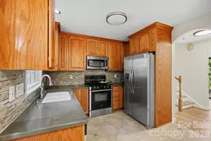 3846 Barclay Downs Dr, Charlotte, NC 28209 - Photo 11