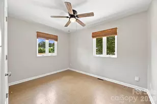 2700 Ravencroft Dr, Charlotte, NC 28208 - Photo 15