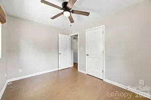 2700 Ravencroft Dr, Charlotte, NC 28208 - Photo 17