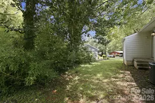 2700 Ravencroft Dr, Charlotte, NC 28208 - Photo 21