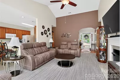 8413 Suttonview Drive, Charlotte, NC 28269 - Photo 5