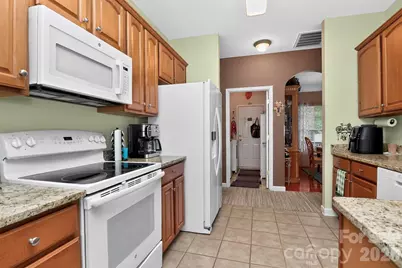 8413 Suttonview Drive, Charlotte, NC 28269 - Photo 7