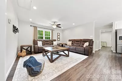 2953 2nd Street Court NW, Hickory, NC 28601 - Photo 3