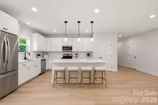 5016 Hoover Dr, Charlotte, NC 28269 - Photo 9