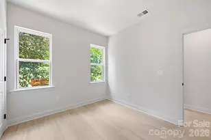 5016 Hoover Dr, Charlotte, NC 28269 - Photo 21