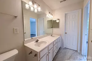 4165 Birch Leaf Ct, Charlotte, NC 28215 - Photo 15