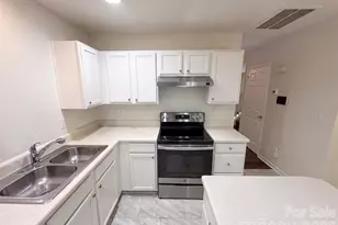 4165 Birch Leaf Ct, Charlotte, NC 28215 - Photo 7
