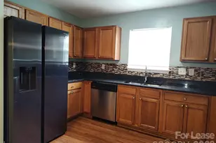 5226 Beam Lake Dr, Charlotte, NC 28216 - Photo 3