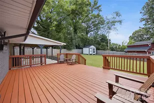 615 Manhasset Rd, Charlotte, NC 28209 - Photo 9