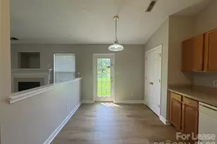 521 River View Dr, Lowell, NC 28098 - Photo 5