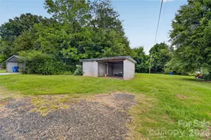 2318 32nd St NE, Hickory, NC 28601 - Photo 13