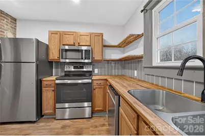 2318 32nd Street NE, Hickory, NC 28601 - Photo 3
