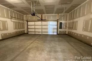 9233 Harwen Ln, Charlotte, NC 28215 - Photo 25
