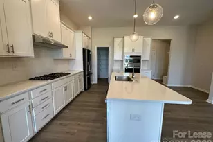 9233 Harwen Ln, Charlotte, NC 28215 - Photo 3