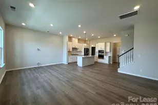 9233 Harwen Ln, Charlotte, NC 28215 - Photo 7