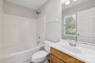 5237 Timbertop Ln, Charlotte, NC 28215 - Photo 9