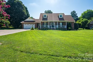 2928 Palmer Dr NE, Conover, NC 28613 - Photo 3