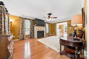 85 Charleston Ct, Hickory, NC 28601 - Photo 9