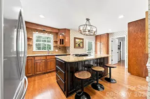 85 Charleston Ct, Hickory, NC 28601 - Photo 5
