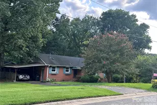 7216 Lockmont Dr, Charlotte, NC 28212 - Photo 19