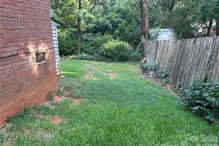 7216 Lockmont Dr, Charlotte, NC 28212 - Photo 5