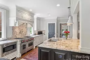 309 Hempstead Pl, Charlotte, NC 28207 - Photo 17