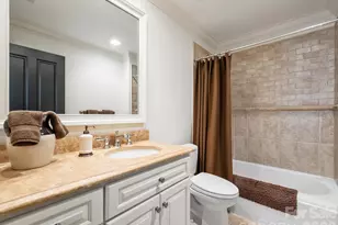 309 Hempstead Pl, Charlotte, NC 28207 - Photo 43