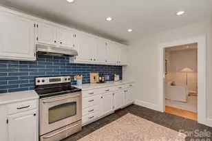 1323 Goodwin Ave, Charlotte, NC 28205 - Photo 11