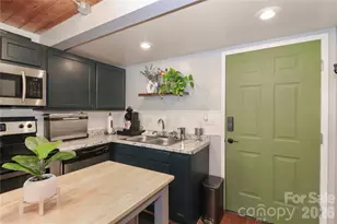 201 S Hoskins Rd, Charlotte, NC 28208 - Photo 3
